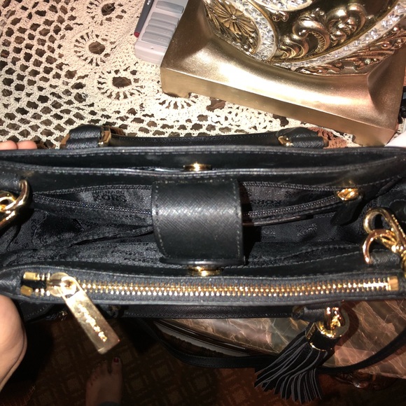 Authentic Black Saffiano Michael Kors Bag - Picture 2 of 4